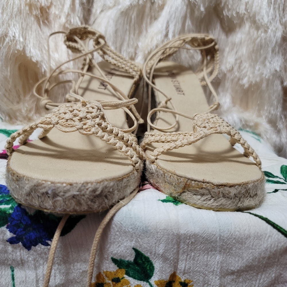 NWOT. Colin Stuart Wedge Shoes. Size 9. (793) - Picture 3 of 8